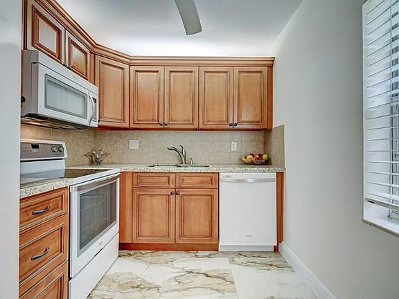 3rd image of 256 Burgundy Ave #F