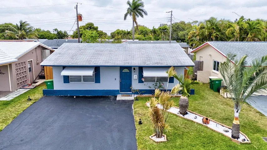4901 NW 27th Way