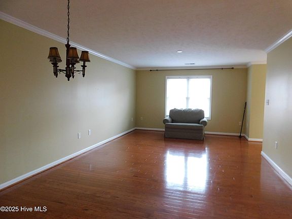 3rd image of 14981 Kenwyn Drive Apt C