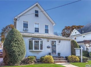 272 Denton Ave, Lynbrook, NY 11563