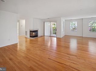 20 Hearthstone Ct APT F, Annapolis, MD 21403