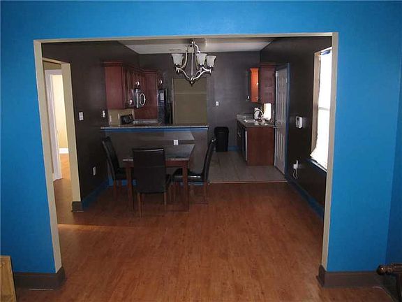 4th image of 4424 Eve St