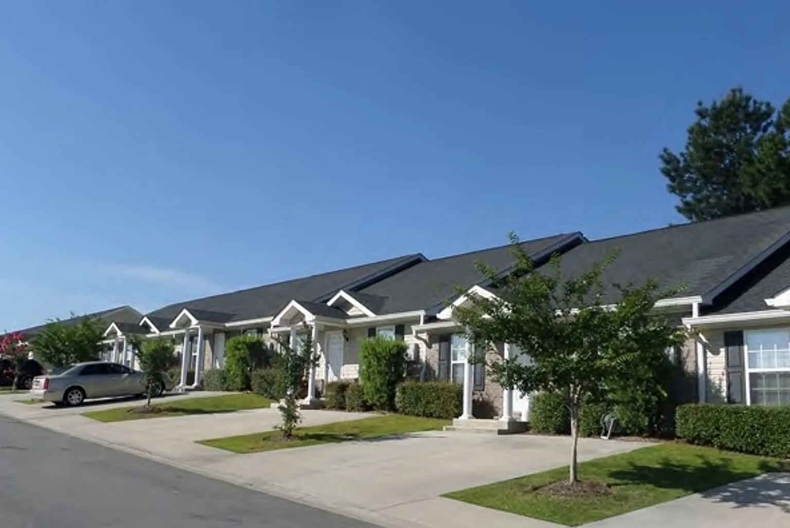 Carlisle Village Townhomes-First Month Rent Free! — Photo 2