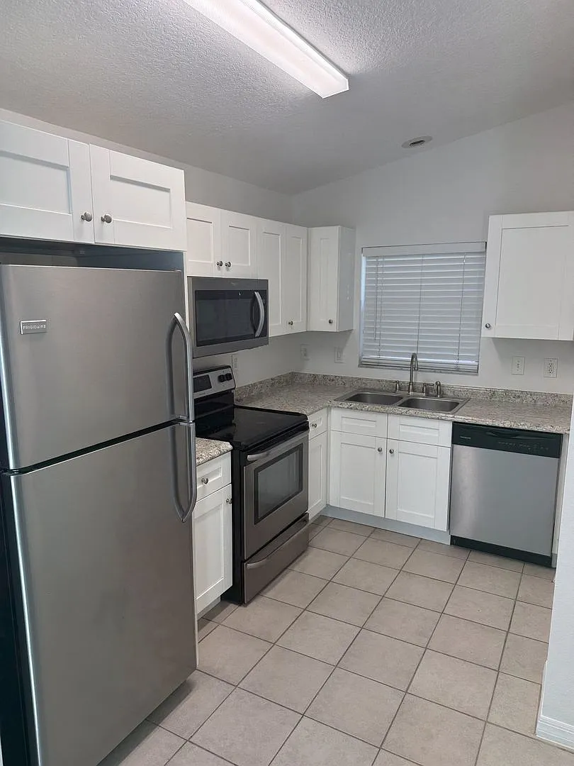 2780 Cypress Dr — Photo 2