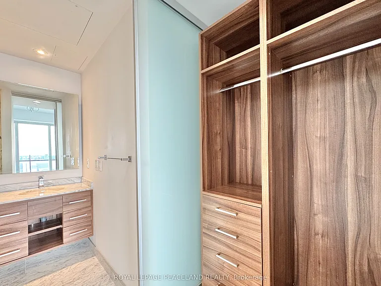 488 University Ave #2601 — Photo 16
