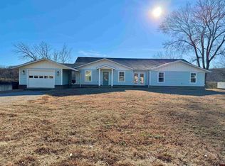 380 Valley Airport Dr, Cotter, AR 72626