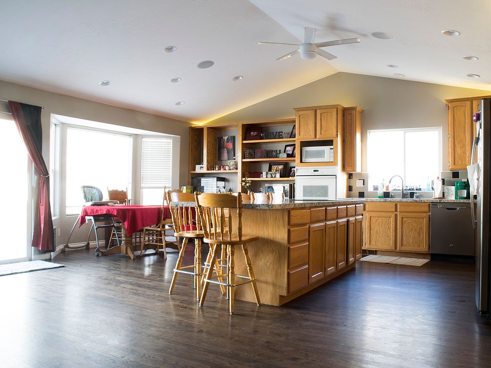 Spacious open kitchen