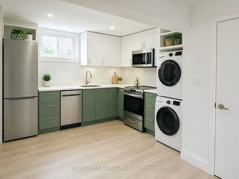 69 Blythwood Rd N #2 — Photo 3