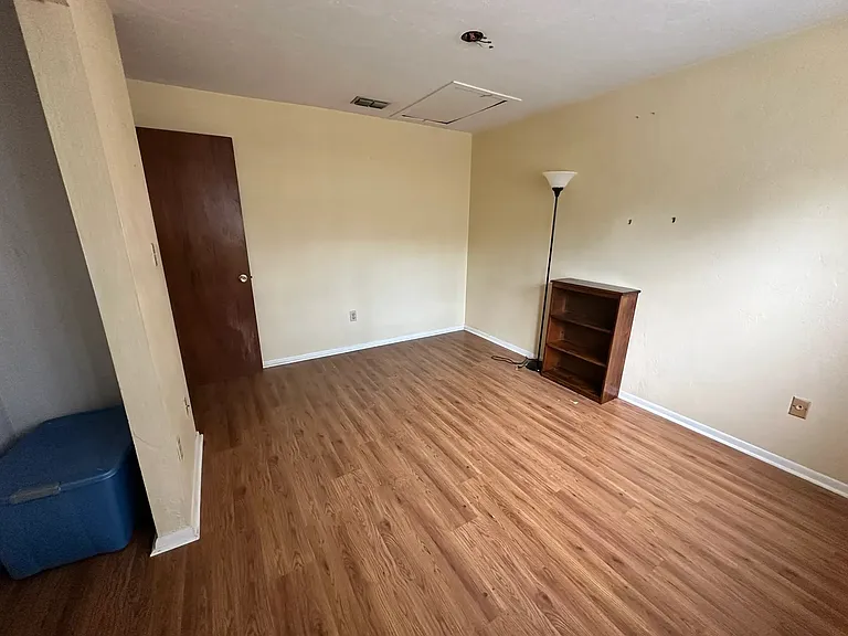 3924 SW 26th Dr #8 — Photo 7