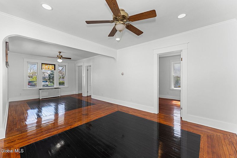 5th image of 917 Hazelwood Avenue