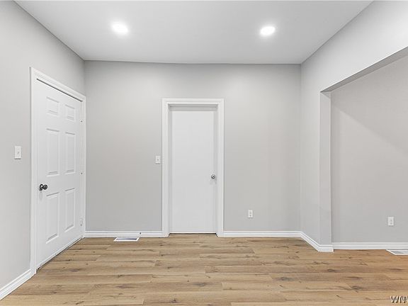 5th image of 35 Reo Ave