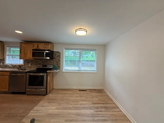 517 Skyline Dr — Photo 9