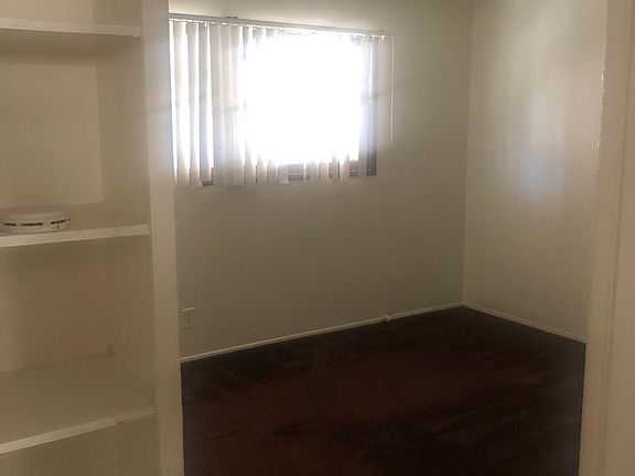 3rd image of 142 N Vecino Dr