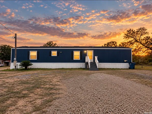 1708 HILL ST, Three Rivers, TX 78071