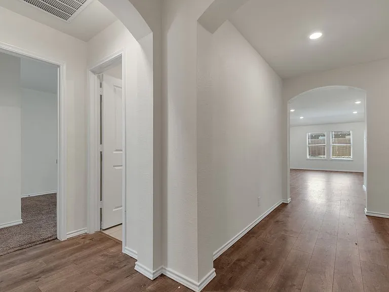 722 Windmill St — Photo 5
