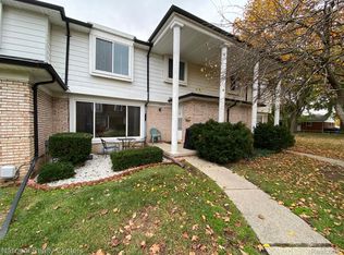 32852 Barclay Sq, Warren, MI 48093