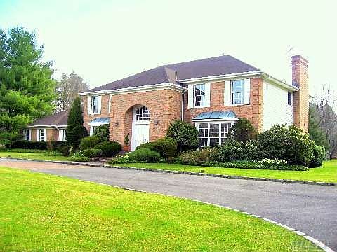 1st image of 1 Carlisle Dr