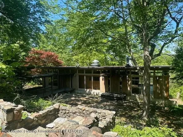 5297 Willow Hwy, Grand Ledge, MI 48837