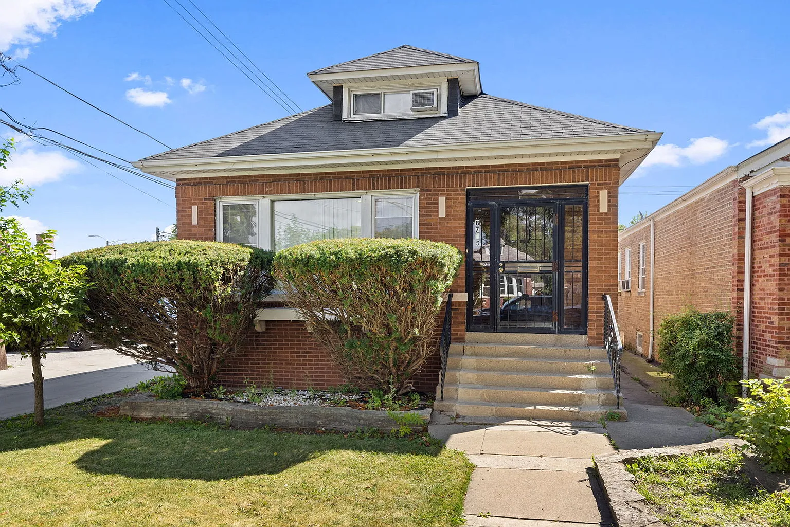 8715 S Euclid Ave photo 1
