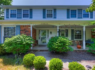 22853 Gilbar St, Novi, MI 48375
