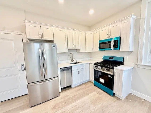 Building Photo - 220 Winthrop St #303