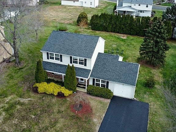 3rd image of 292 Hollow Branch Ln