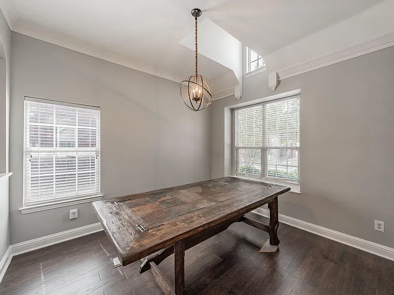 4548 Shamrock Dr — Photo 17