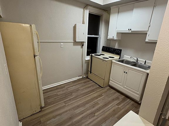 3rd image of 614 Platt St #1
