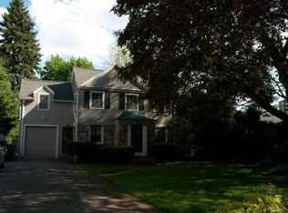 38 Kiniry Dr, Rochester, NY 14609