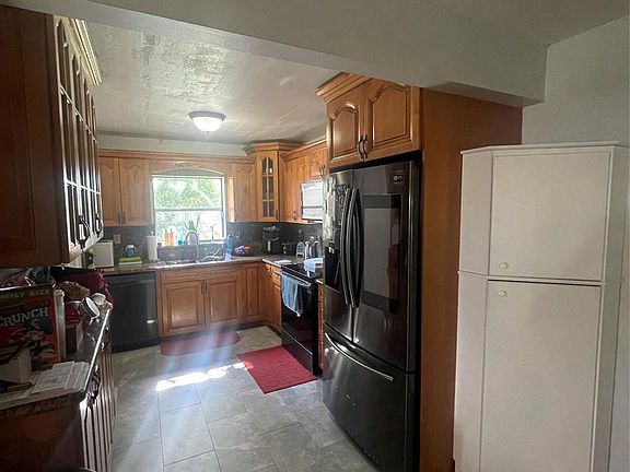 4th image of 8240 SW 10th Street