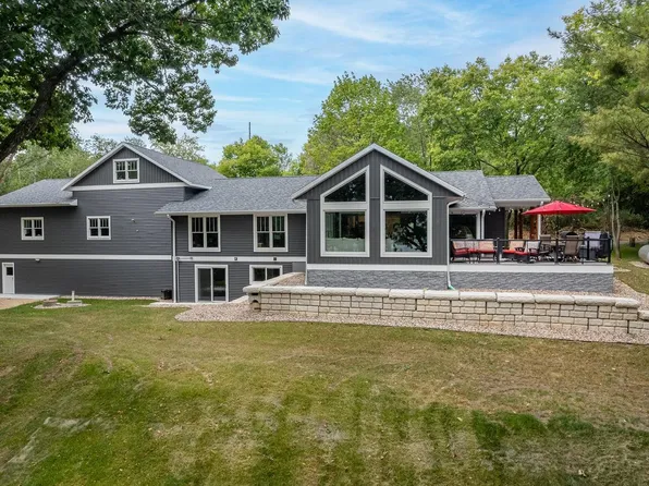 S9152 Dam Heights Rd, Prairie Du Sac, WI 53578