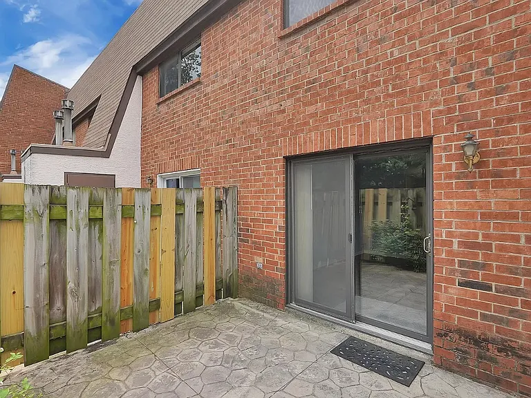 103 Lancelot Ln — Photo 18