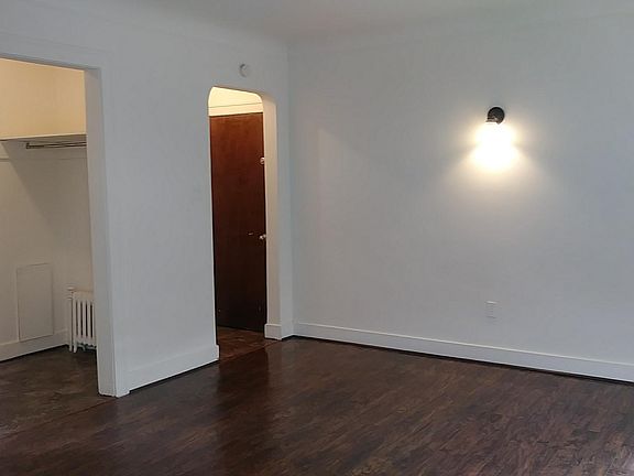 3rd image of 808 N Main St APT 301