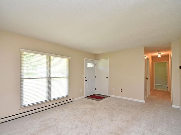 3rd image of 1488 W Meadowbrook Dr