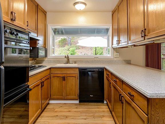 5th image of 1125 Grand Teton Dr