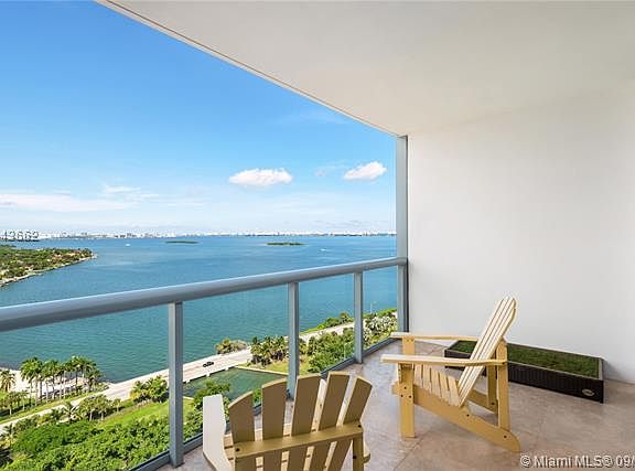 5th image of 601 NE 36th St APT 1907