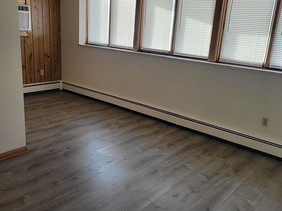 3rd image of 17730 Lakeshore Blvd APT 2