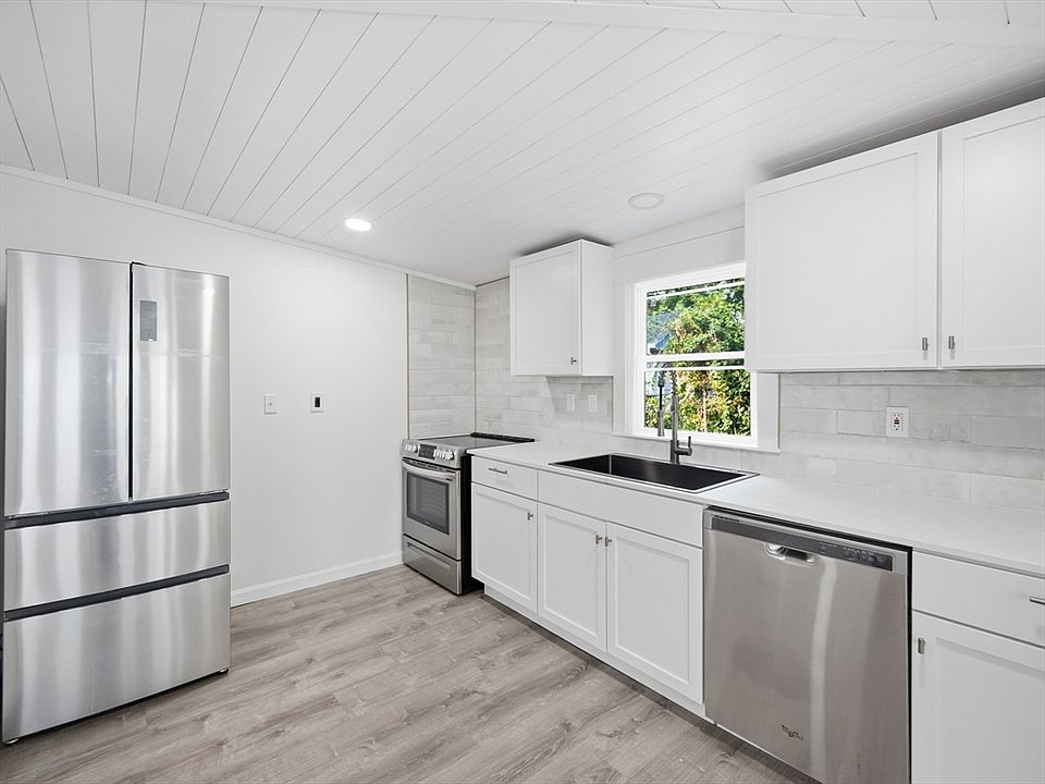 1st image of 139 Spring St