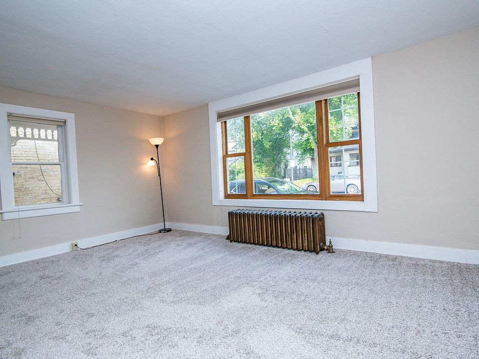 307 Kettle Moraine Dr S, Slinger, WI 53086 Zillow