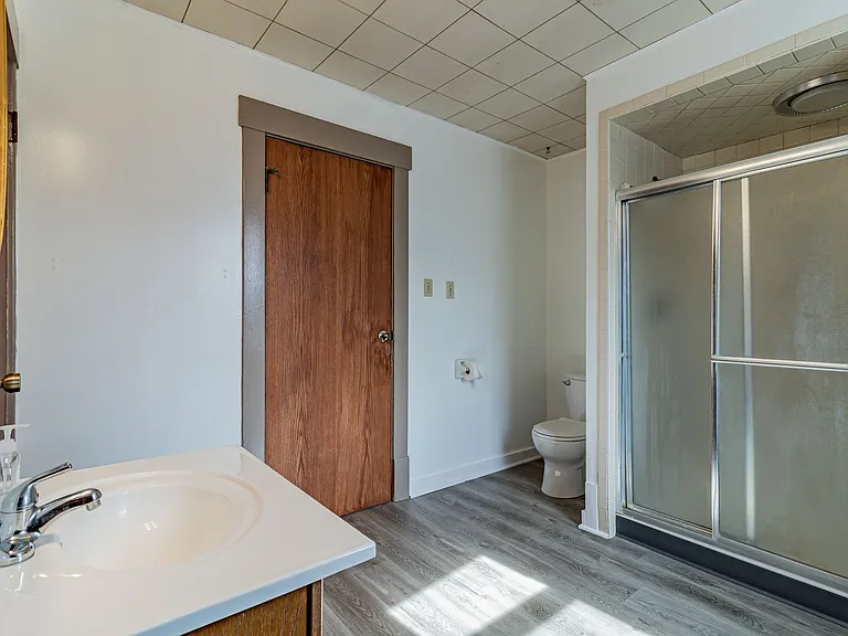 311 W Green St — Photo 32