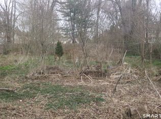 5 Arlington Rd, Bloomfield, CT 06002