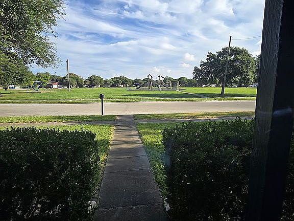 2nd image of 2020 Matagorda Dr