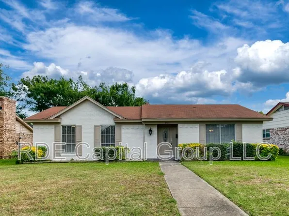 2726 Starcrest Ln, Farmers Branch, TX 75234
