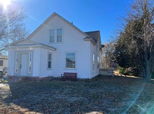 206 W 1st St, Maxwell, NE 69151