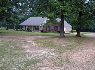 3152 Hickory Grove Rd, Starkville, MS 39759