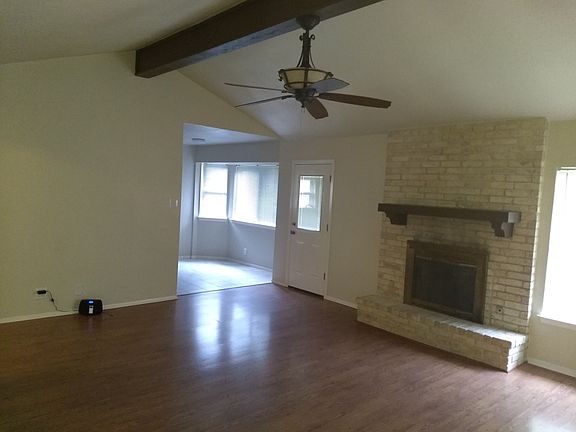 2nd image of 4662 Wetz Dr
