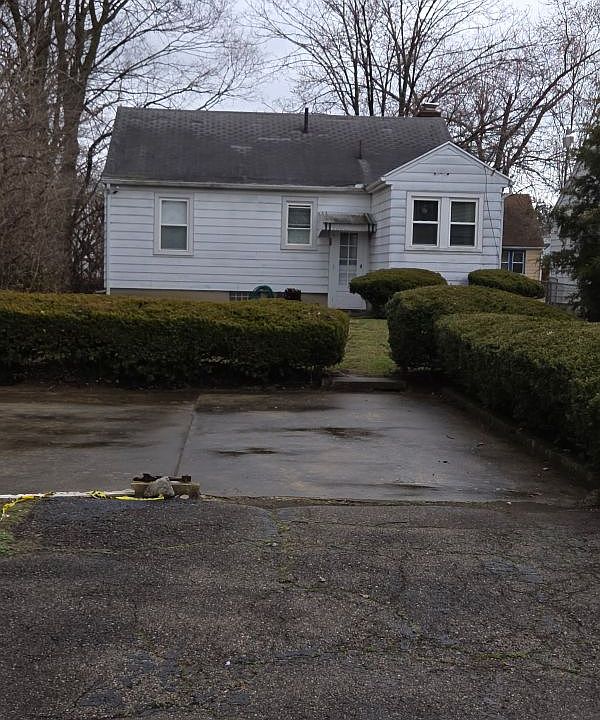 1st image of 19 Stafford Ave