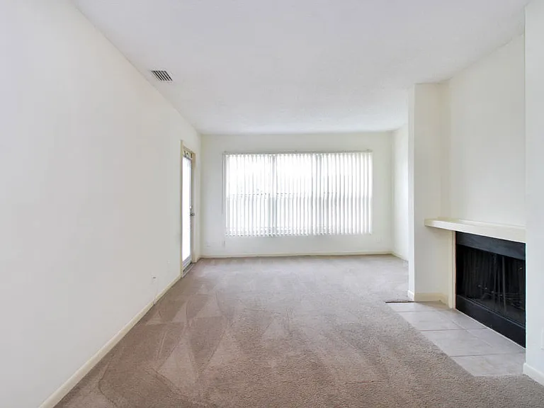 IMT BelaSera at Forest Hills — Photo 10