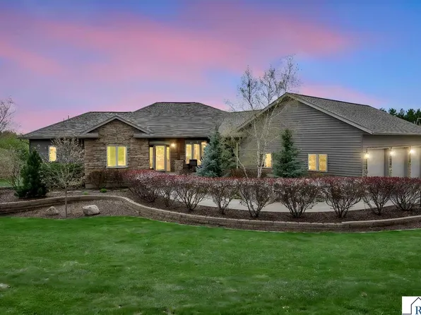 44142 Willow Rd, Saint Peter, MN 56082
