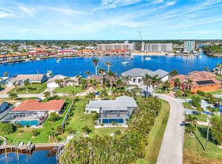 440 Avalon Dr, Cape Coral, FL 33904
